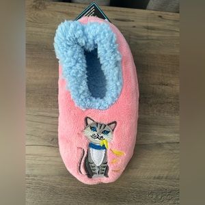 Snoozie Slippers women’s Small 5/6 Cat
